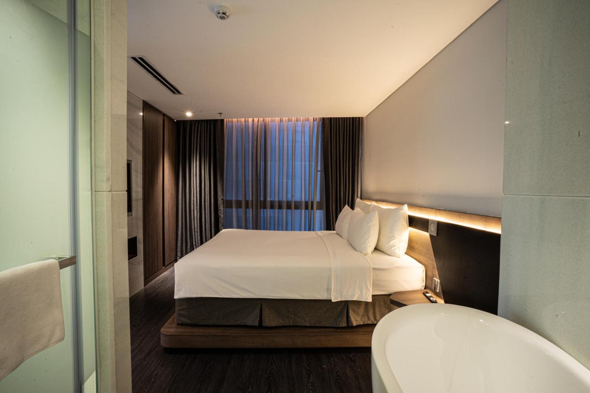 Draco Hotel & Suites Da Nang Bilik gambar